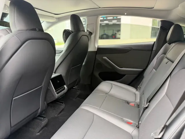 Tesla Model Y — Фото автомобиля 5