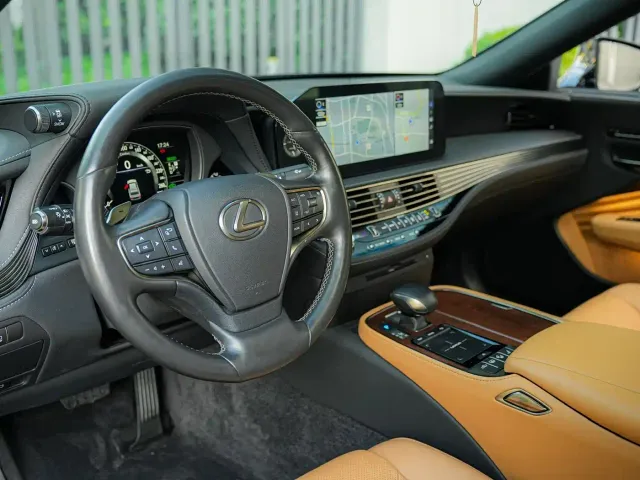 Lexus LS — Фото автомобиля 10