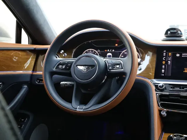 Bentley Flying Spur — Фото автомобиля 20