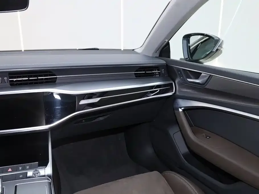 Audi Audi A7L 2024 45TFSI S-line Dream Edition Crystal Package — Фото автомобиля 25
