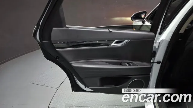 Genesis G80 RG3 — Фото автомобиля 14