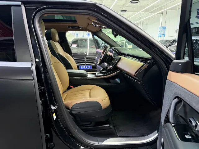 Land Rover Range Rover Sport — Фото автомобиля 16