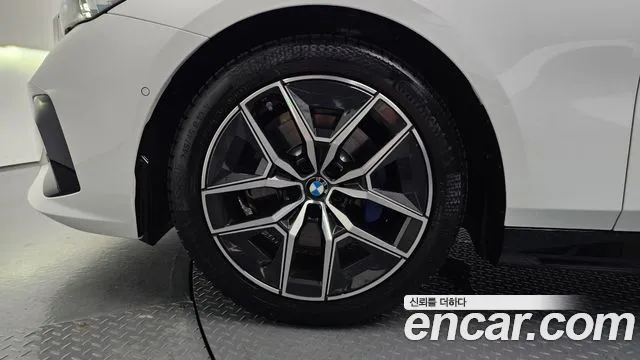 BMW 5-Series — Фото автомобиля 5