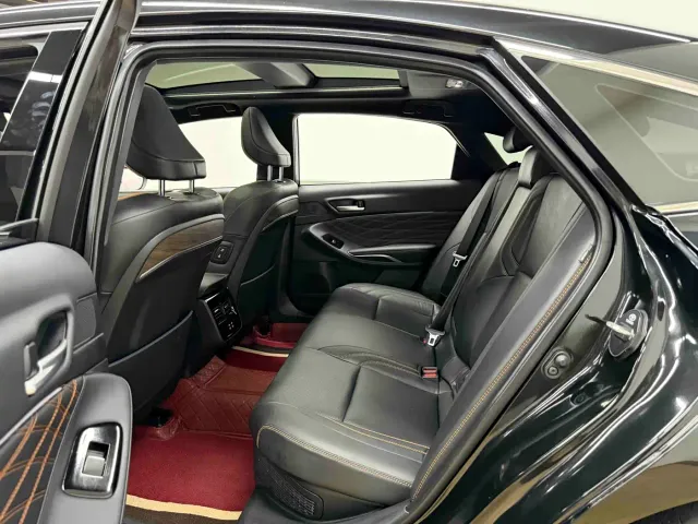 Toyota Avalon — Фото автомобиля 14