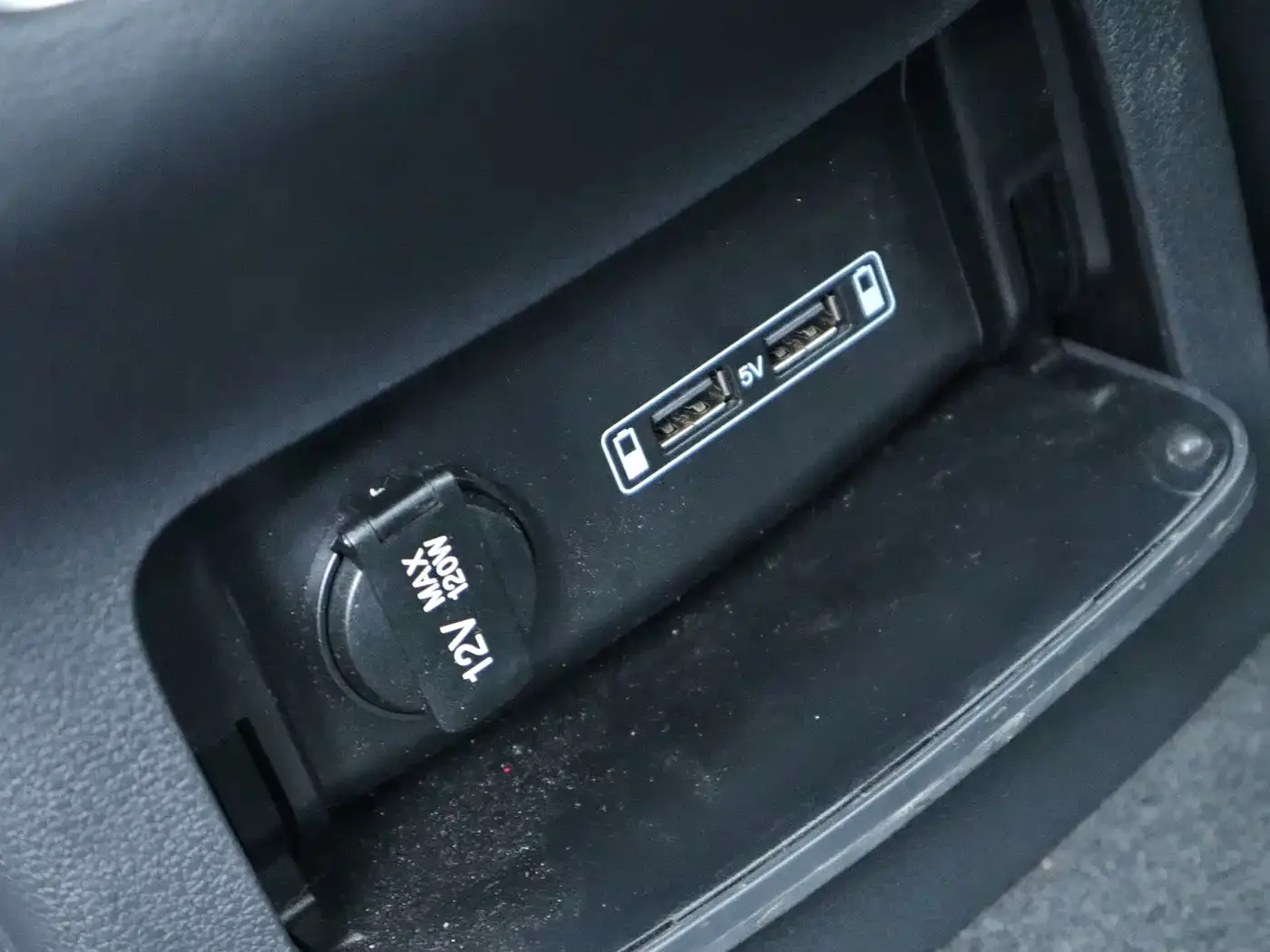 Hongqi Hongqi HS5 2022 2.0T Smart Connect Premium Edition — Фото автомобиля 13