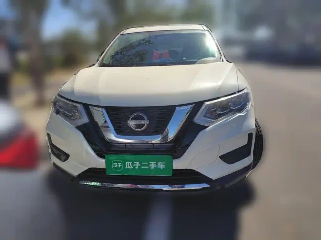 Nissan X-Trail — Фото автомобиля 2