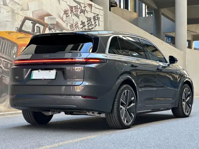Li Auto L7 — Фото автомобиля 5