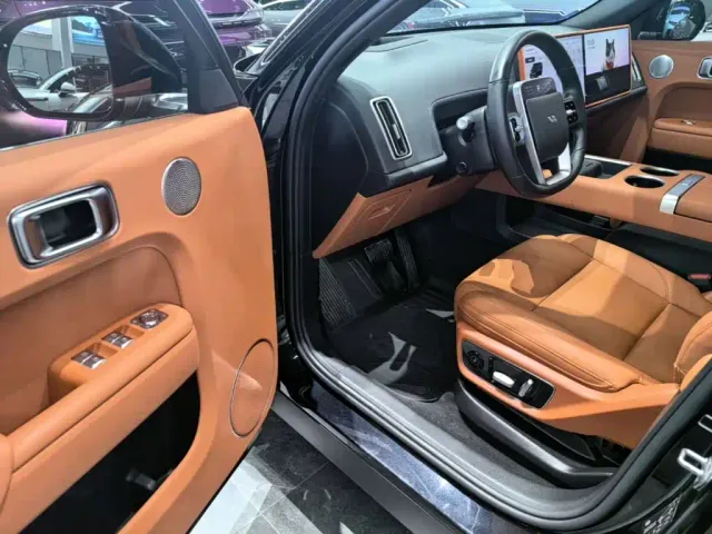 Li Auto L7 — Фото автомобиля 15