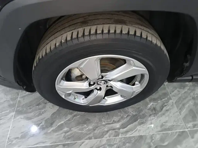 Toyota RAV4 — Фото автомобиля 22