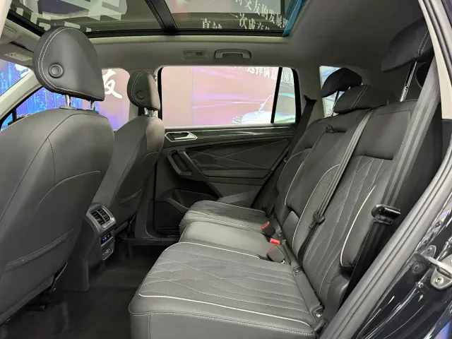 Volkswagen Tiguan L — Фото автомобиля 8