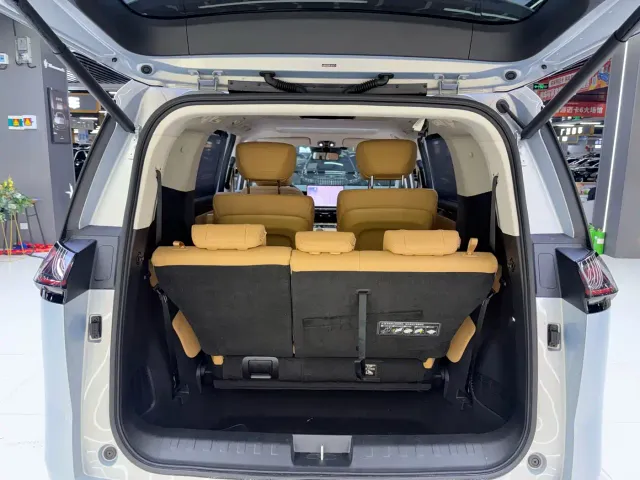 GAC Trumpchi E8 — Фото автомобиля 16