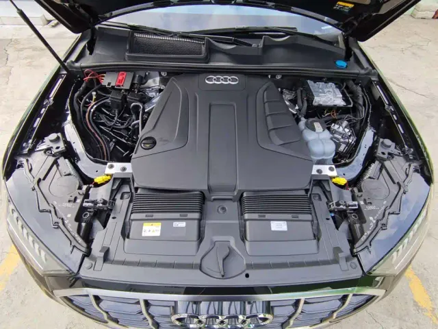 Audi Audi Q7 2023 45 TFSI quattro S line Sport — Фото автомобиля 6