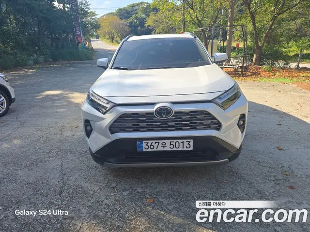 Toyota RAV4 Generation 5 — Фото автомобиля 3