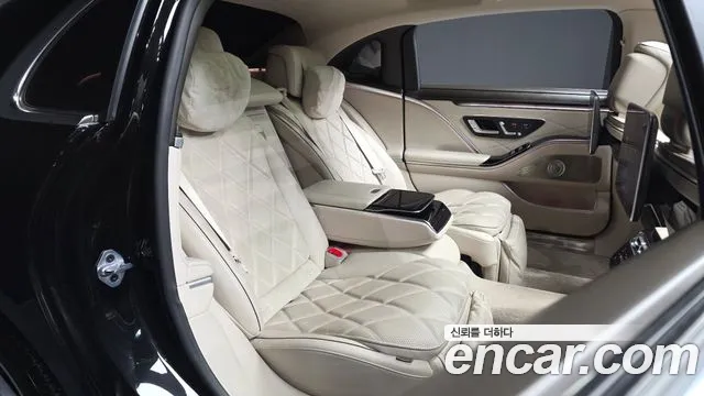 Mercedes-Benz S-Class — Фото автомобиля 12