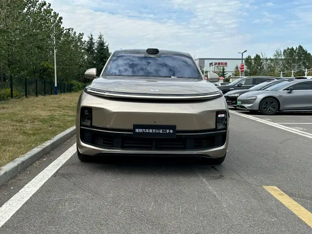 Li Auto L9 — Фото автомобиля 2
