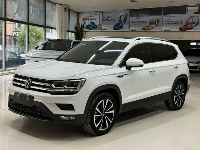 Фотография автомобиля — Volkswagen Tharu