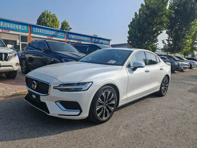 Фотография автомобиля — Volvo S60