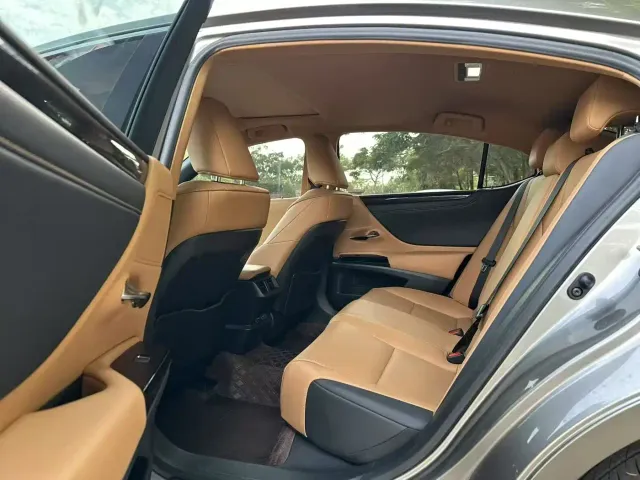 Lexus ES — Фото автомобиля 6