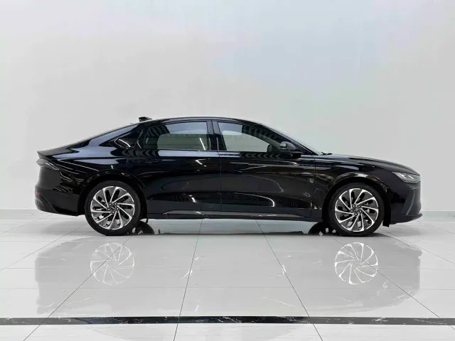 Lincoln Z — Фото автомобиля 4