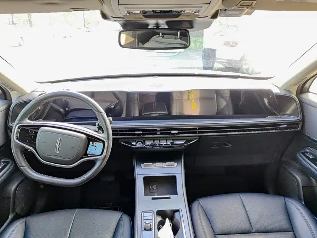 Lincoln Corsair — Фото автомобиля 10