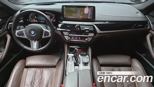 BMW 5 Series G30 — Фото автомобиля 10