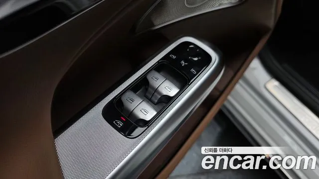 Mercedes-Benz E-Class — Фото автомобиля 29