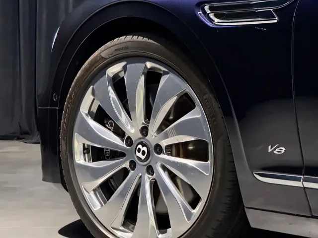 Bentley Flying Spur — Фото автомобиля 8