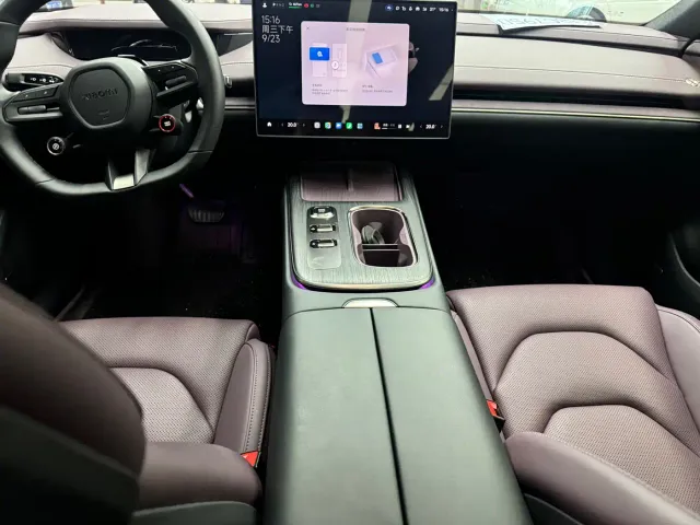 Xiaomi SU7 — Фото автомобиля 12