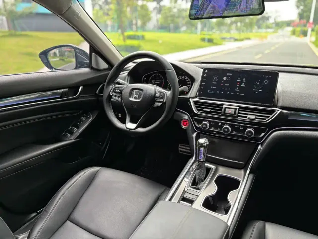 Honda Accord — Фото автомобиля 13