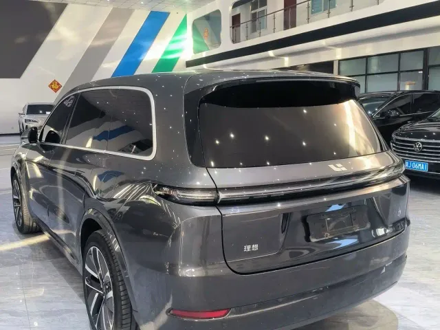 Li Auto L9 — Фото автомобиля 14
