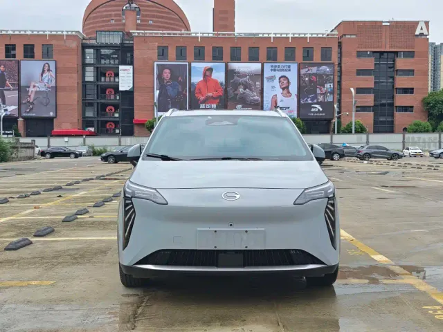 GAC Aion Y — Фото автомобиля 2