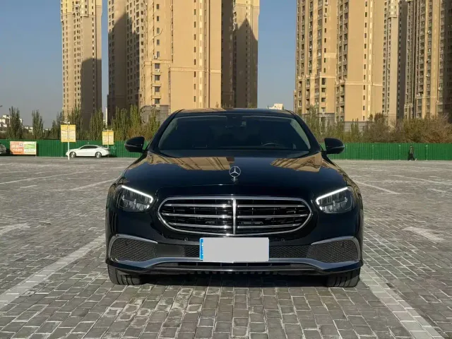 Mercedes-Benz E-Class — Фото автомобиля 2