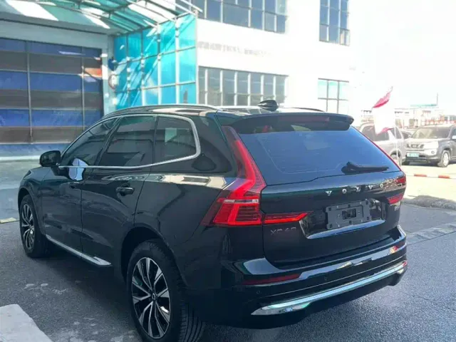 Volvo XC60 — Фото автомобиля 4