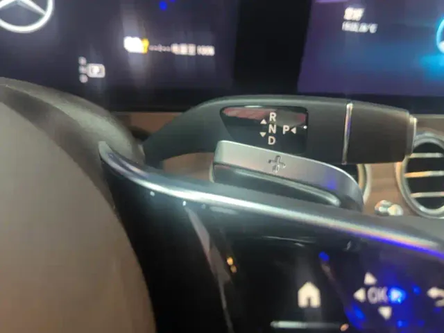 Mercedes-Benz E-Class — Фото автомобиля 16