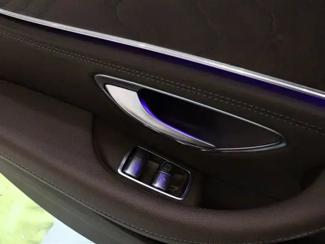 Mercedes-Benz E-Class — Фото автомобиля 14