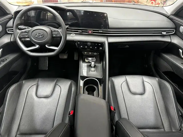 Hyundai Elantra — Фото автомобиля 14
