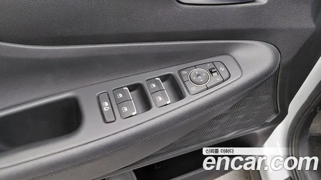 Hyundai Santafe Бензин 2.5T 2WD — Фото автомобиля 30