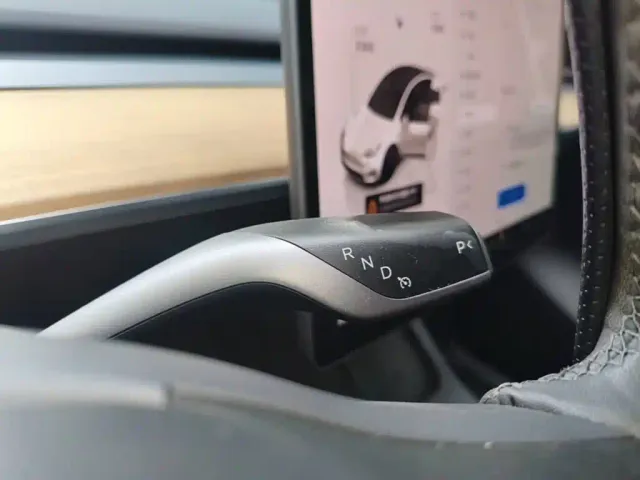 Tesla Model Y 2021 Performance High-Performance AWD — Фото автомобиля 13