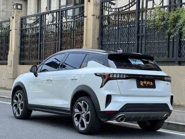 Lynk & Co 06 — Фото автомобиля 22