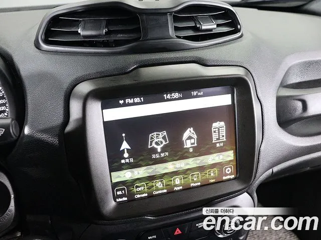 Jeep Renegade — Фото автомобиля 15