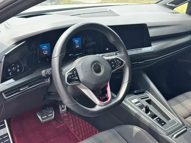 Volkswagen Golf GTI 2021 380TSI DSG GTI — Фото автомобиля 6