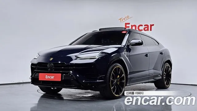 Фотография автомобиля — Lamborghini Urus