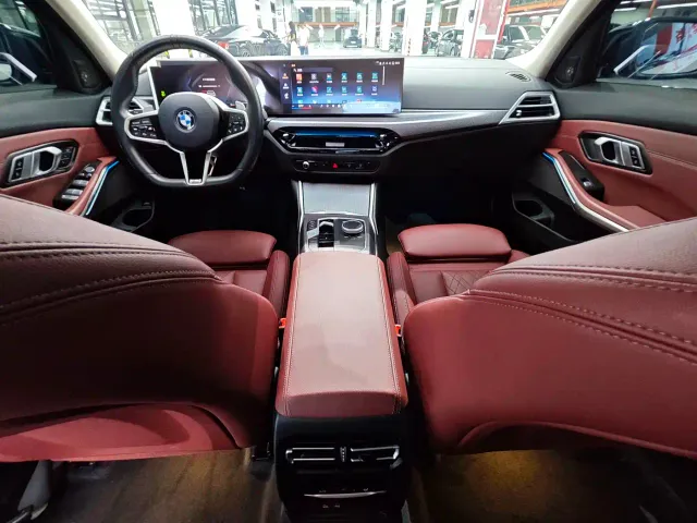 BMW 3 Series — Фото автомобиля 4