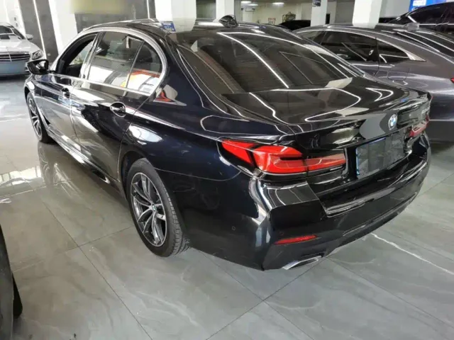 BMW 5 Series — Фото автомобиля 4