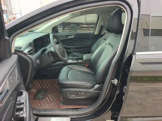 Ford Edge — Фото автомобиля 14