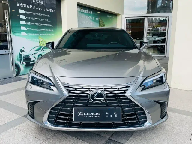 Lexus ES — Фото автомобиля 2