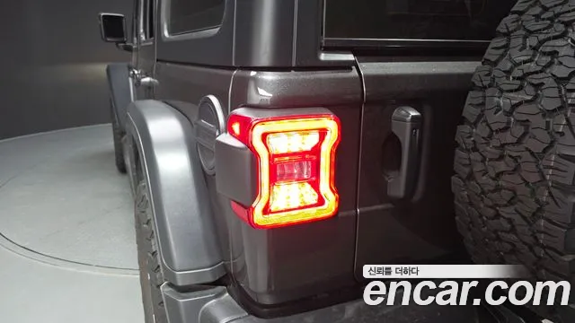 Jeep Wrangler JL — Фото автомобиля 23