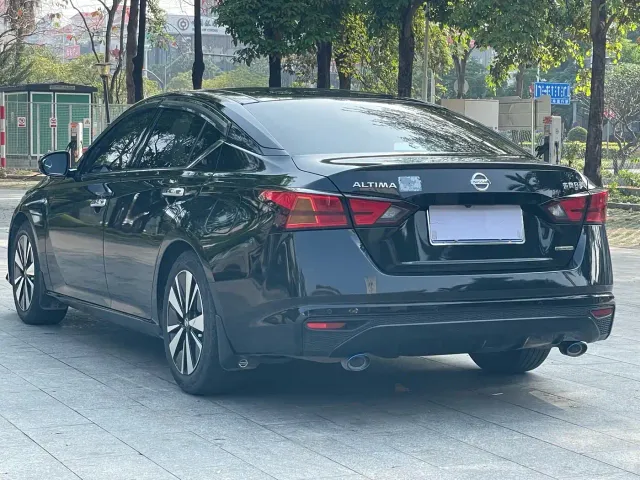 Nissan Teana — Фото автомобиля 15