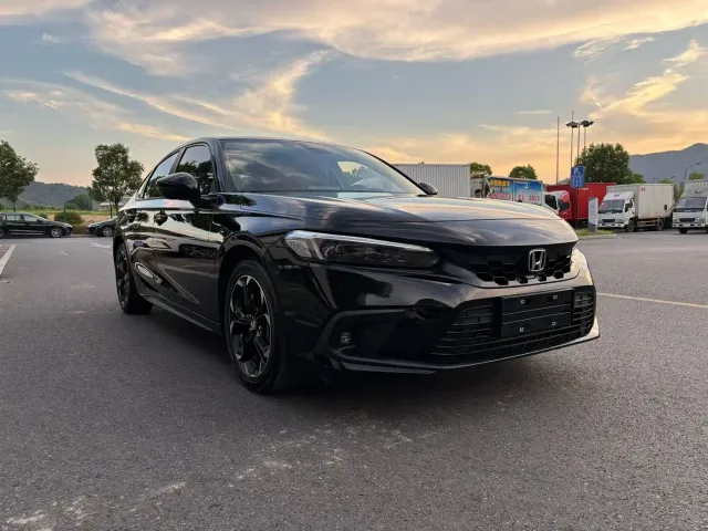 Honda Civic — Фото автомобиля 3