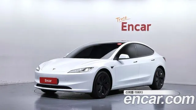 Фотография автомобиля — Tesla Model 3